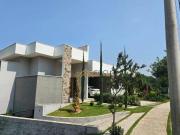 Casa com 4 dormitórios à venda, 394 m² por R$...