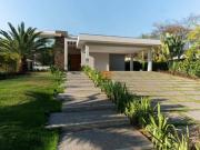 Casa com 4 dormitórios à venda, 394 m² por R$...