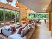 Casa com 4 dormitórios à venda, 395 m² por R$...