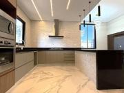 Casa com 4 dormitórios à venda, 395 m² por R$...