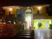 Casa com 4 dormitórios à venda, 398 m² por R$...