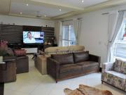 Casa com 4 dormitórios à venda, 400 m² por R$...