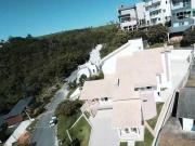 Casa com 4 dormitórios à venda, 400 m² por R$...