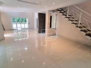 Casa com 4 dormitórios à venda, 400 m² por R$...