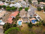 Casa com 4 dormitórios à venda, 400 m² por R$...