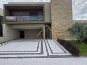 Casa com 4 dormitórios à venda, 400 m² por R$...