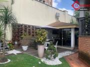 Casa com 4 dormitórios à venda, 400 m² por R$...