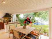 Casa com 4 dormitórios à venda, 407 m² por R$...