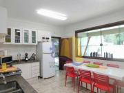 Casa com 4 dormitórios à venda, 413 m² por R$...