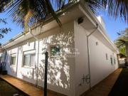 Casa com 4 dormitórios à venda, 416 m² por R$...