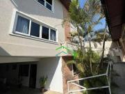 Casa com 4 dormitórios à venda, 420 m² por R$...