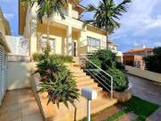 Casa com 4 dormitórios à venda, 420 m² por R$...