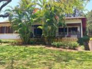 Casa com 4 dormitórios à venda, 420 m² por R$...