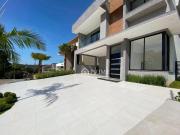 Casa com 4 dormitórios à venda, 430 m² por R$...