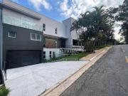 Casa com 4 dormitórios à venda, 435 m² por R$...