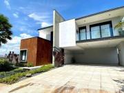 Casa com 4 dormitórios à venda, 438 m² por R$...