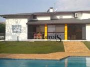 Casa com 4 dormitórios à venda, 440 m² por R$...