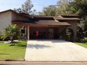 Casa com 4 dormitórios à venda, 440 m² por R$...