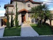 Casa com 4 dormitórios à venda, 440 m² por R$...