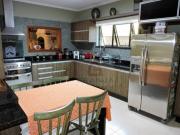 Casa com 4 dormitórios à venda, 443 m² por R$...