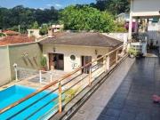 Casa com 4 dormitórios à venda, 444 m² por R$...