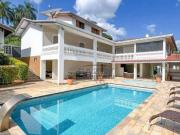 Casa com 4 dormitórios à venda, 450 m² por R$...
