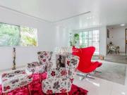 Casa com 4 dormitórios à venda, 450 m² por R$...