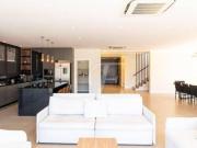 Casa com 4 dormitórios à venda, 450 m² por R$...