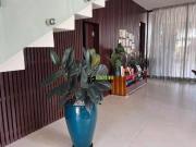 Casa com 4 dormitórios à venda, 457 m² por R$...