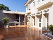 Casa com 4 dormitórios à venda, 460 m² por R$...