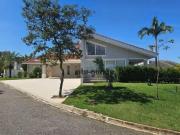 Casa com 4 dormitórios à venda, 460 m² por R$...