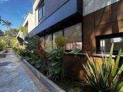 Casa com 4 dormitórios à venda, 472 m² por R$...