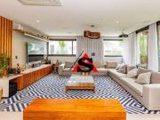 Casa com 4 dormitórios à venda, 476 m² por R$...