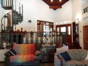 Casa com 4 dormitórios à venda, 482 m² por R$...