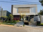Casa com 4 dormitórios à venda, 489 m² por R$...