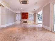 Casa com 4 dormitórios à venda, 490 m² por R$...