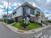 Casa com 4 dormitórios à venda, 494 m² por R$...