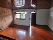 Casa com 4 dormitórios à venda, 495 m² por R$...