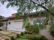 Casa com 4 dormitórios à venda, 500 m² por R$...