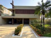 Casa com 4 dormitórios à venda, 523 m² por R$...