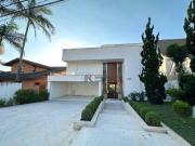 Casa com 4 dormitórios à venda, 525 m² por R$...