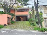 Casa com 4 dormitórios à venda, 535 m² por R$...