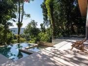 Casa com 4 dormitórios à venda, 550 m² por R$...