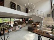 Casa com 4 dormitórios à venda, 550 m² por R$...