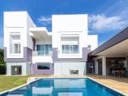 Casa com 4 dormitórios à venda, 550 m² por R$...