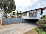 Casa com 4 dormitórios à venda, 553 m² por R$...