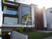 Casa com 4 dormitórios à venda, 555 m² por R$...