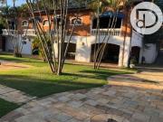 Casa com 4 dormitórios à venda, 560 m² por R$...