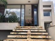 Casa com 4 dormitórios à venda, 560 m² por R$...