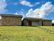 Casa com 4 dormitórios à venda, 570 m² por R$...